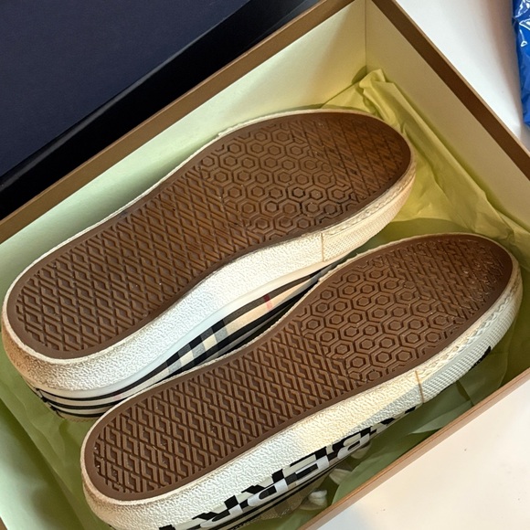 Burberry Women's Checkered Sneakers - Beige and Black - Picture 4 of 5